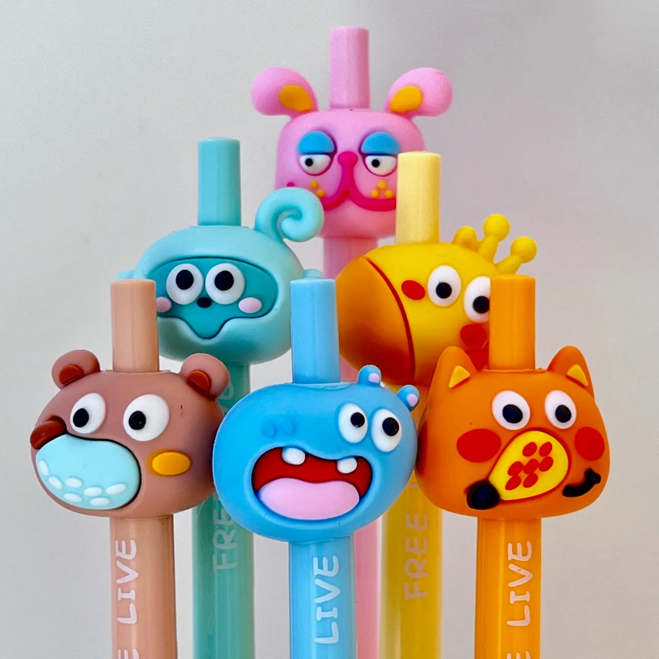 22645 LIVE FREE ANIMALS RETRACTABLE GEL PEN-36