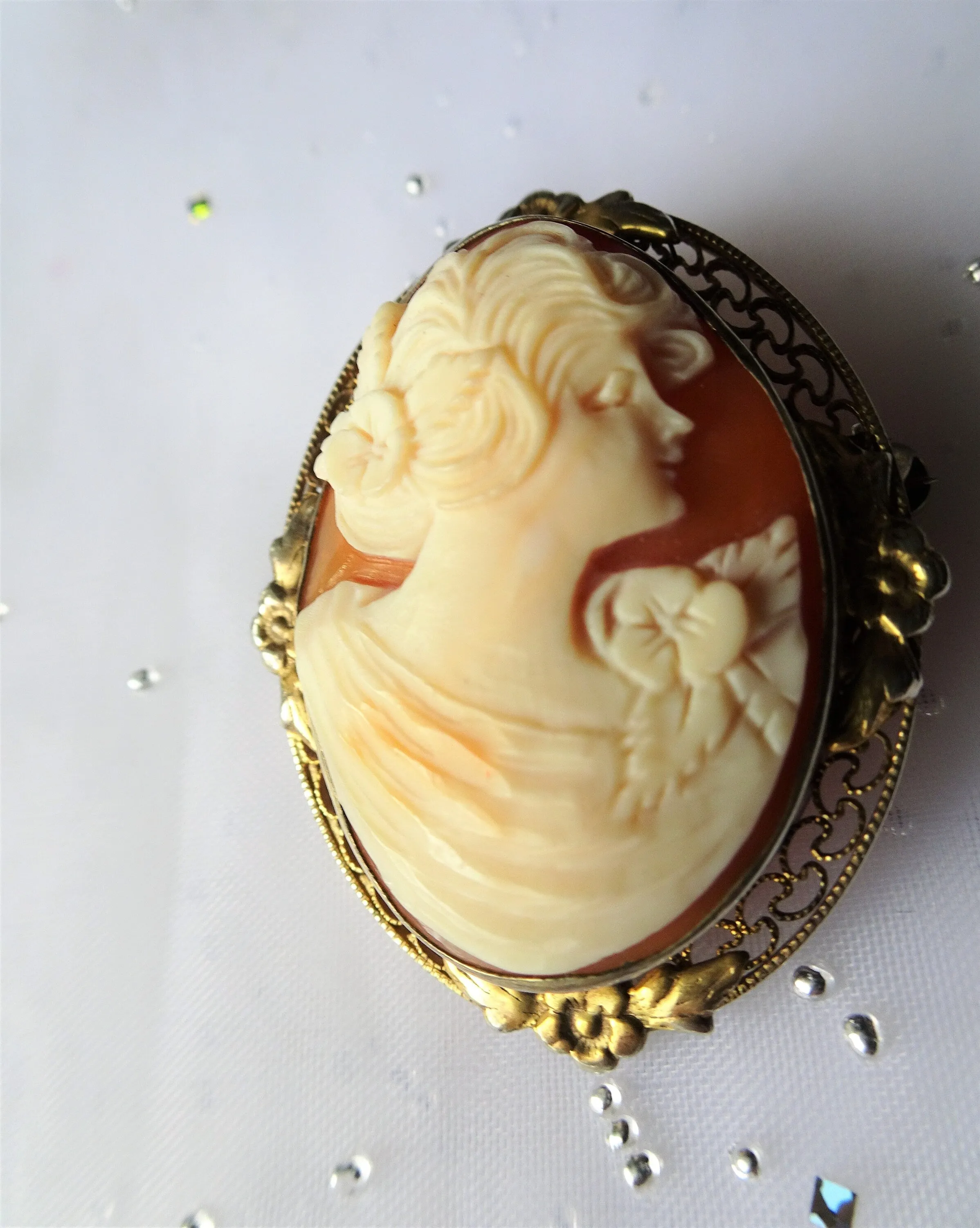 BEAUTIFUL Antique Cameo Brooch,Hand Carved Shell Cameo,Ornate Gilt Silver Setting,Pin or Pendant,Collectible Antique Cameos,Vintage Jewelry