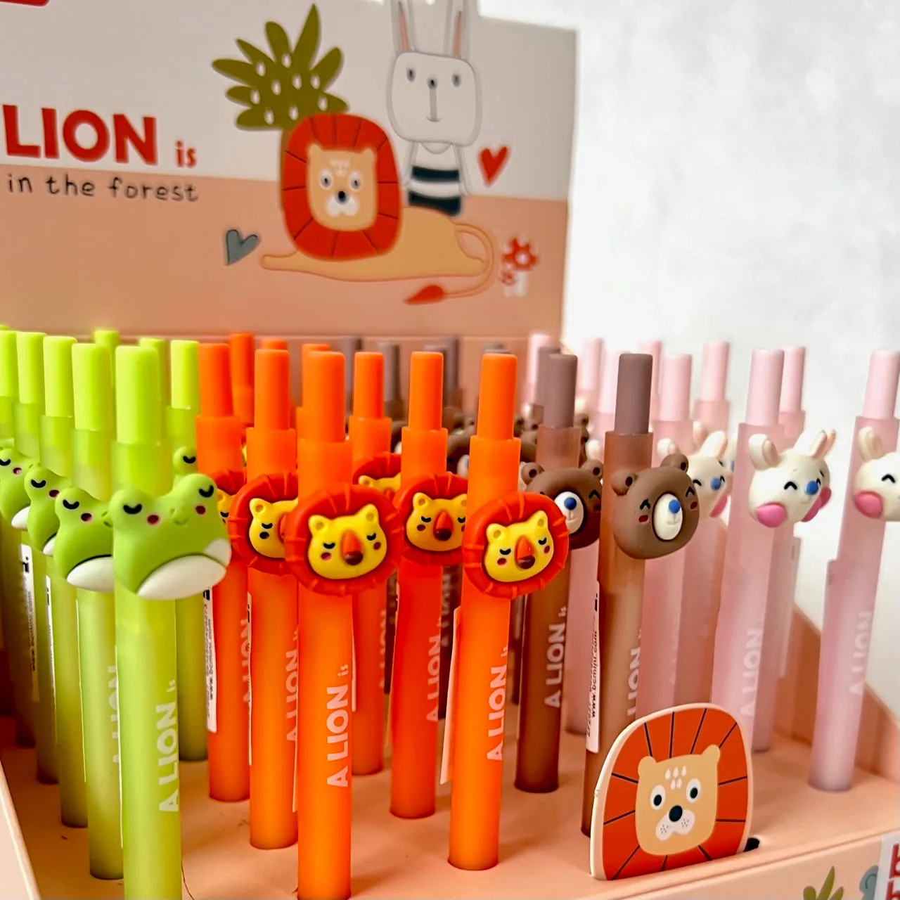 X 22520 LION AND FRIENDS RETRACTABLE GEL PEN-DISCONTINUED